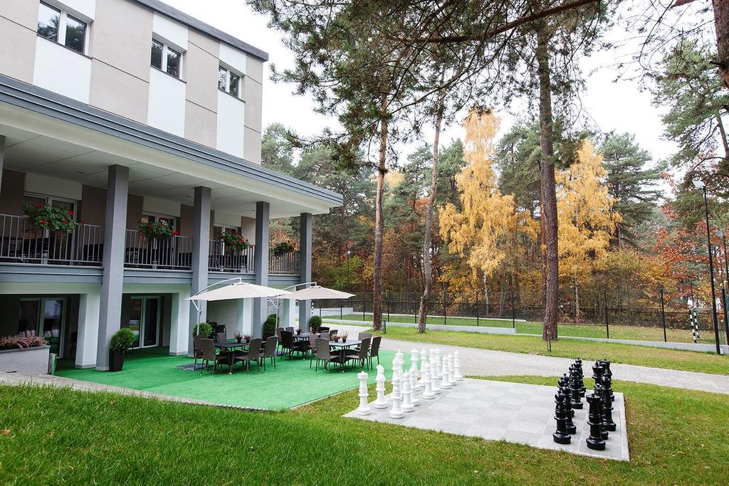 Hotel Inwest Osrodek Szkoleniowo-Wypoczynkowy Smardzewice Exterior foto